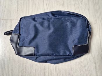 Trousse de toilette neuve