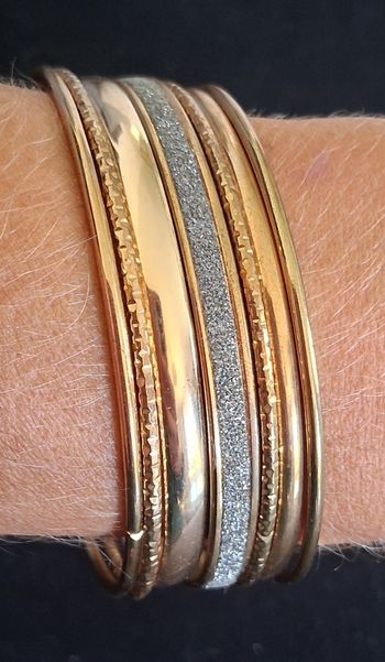 7 bracelets dorés fantaisies