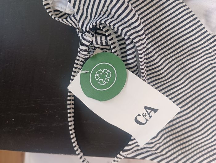 Maillot de bain 11/12 ans neuf - photo numéro 7