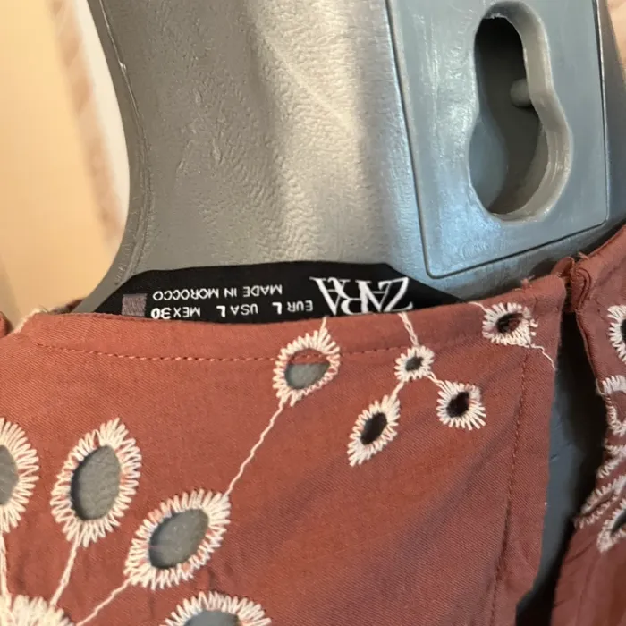 Robe broderie anglaise Zara - photo numéro 4