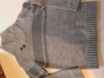 Pull gris