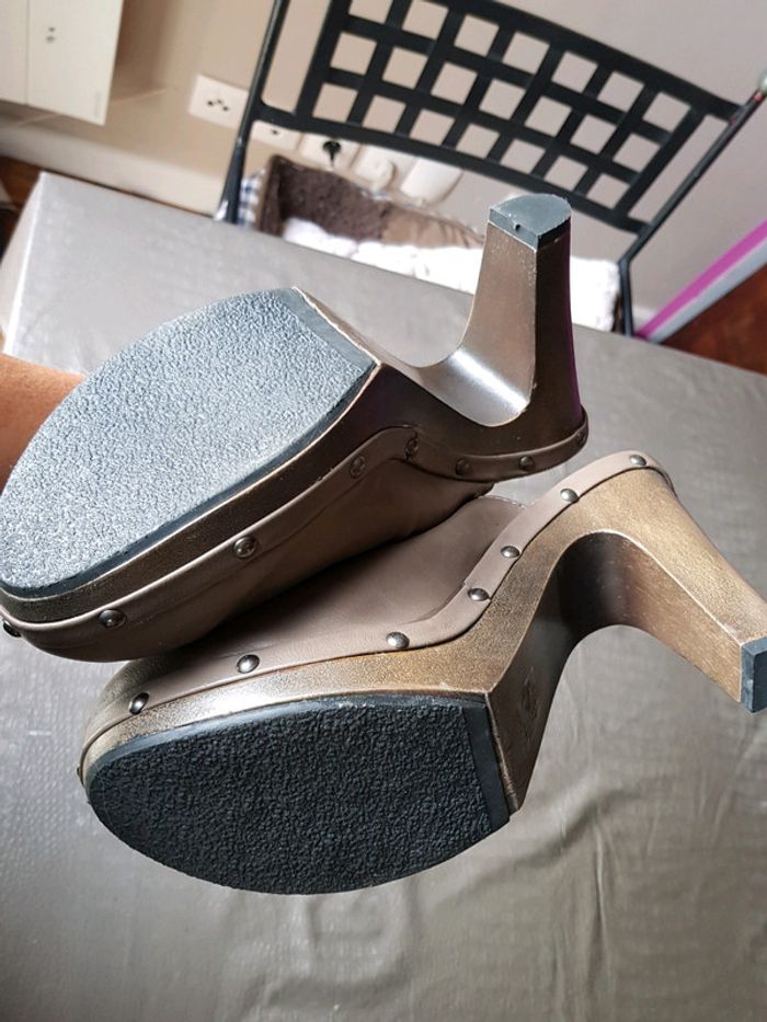 Sabots cuir à talon - photo numéro 2