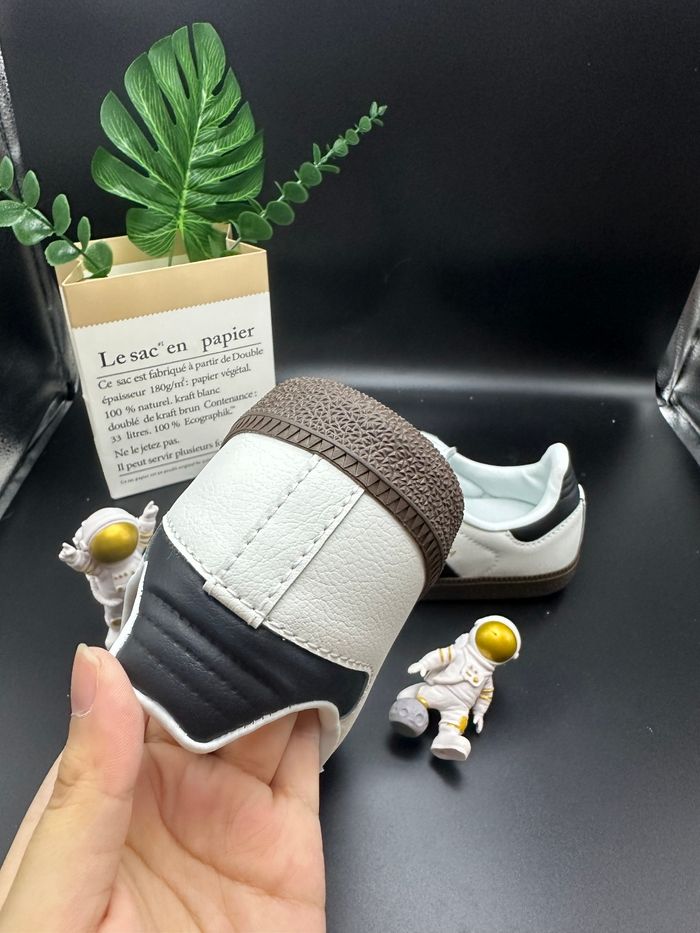 Baskets Adidas taille 39 - photo numéro 3