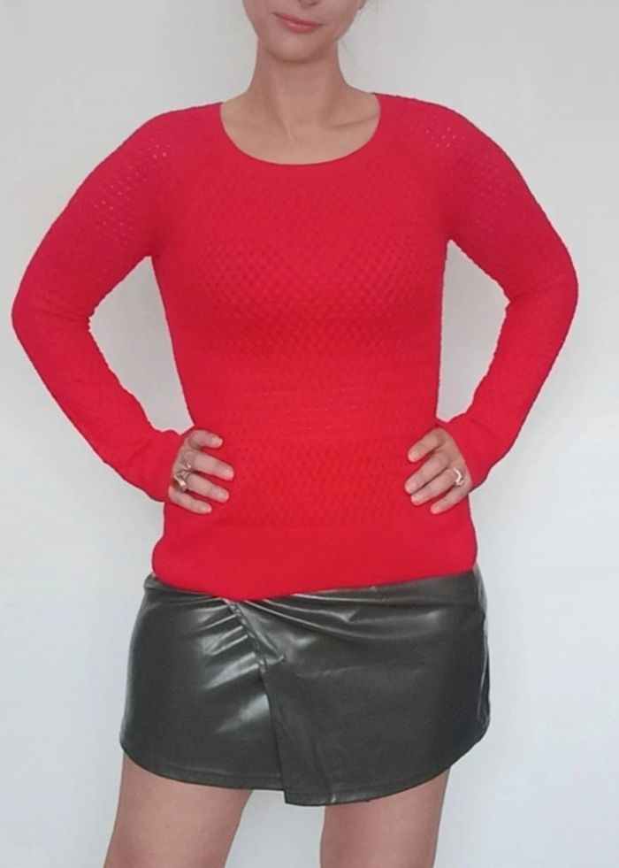 Pull crochet uni rouge taille 34