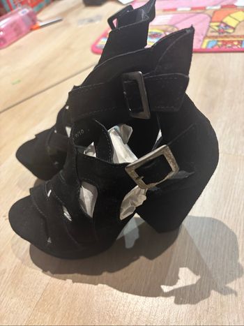Chaussure à talon noir