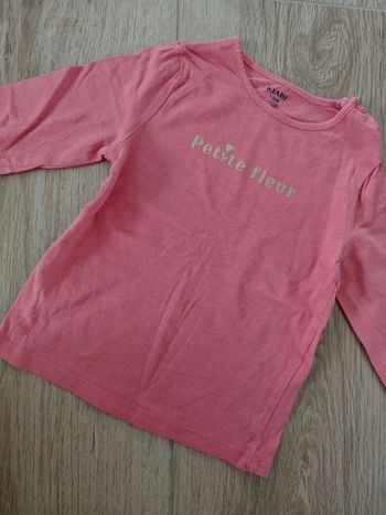 T-shirt manches longues rose "Petite fleur" Kiabi 18 mois