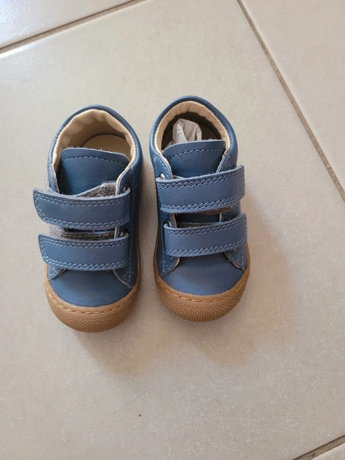 Chaussures "premiers pas" Naturino pointure 19 neuves