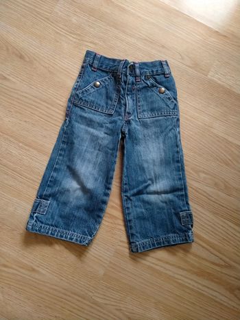 Pantacourt en jean. Filles .Tape a l'oeil.
Taille 4 ans