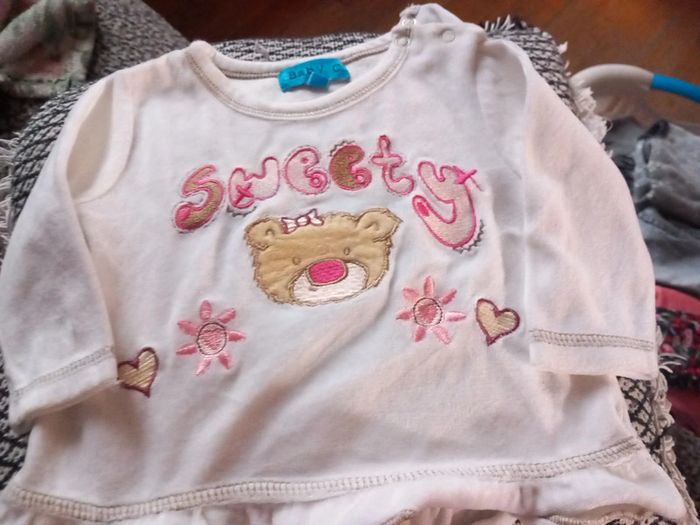 Sweat taille 3/6mois baby c