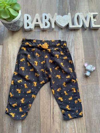 - Pantalon Kiabi - 9 mois - Très bon état 