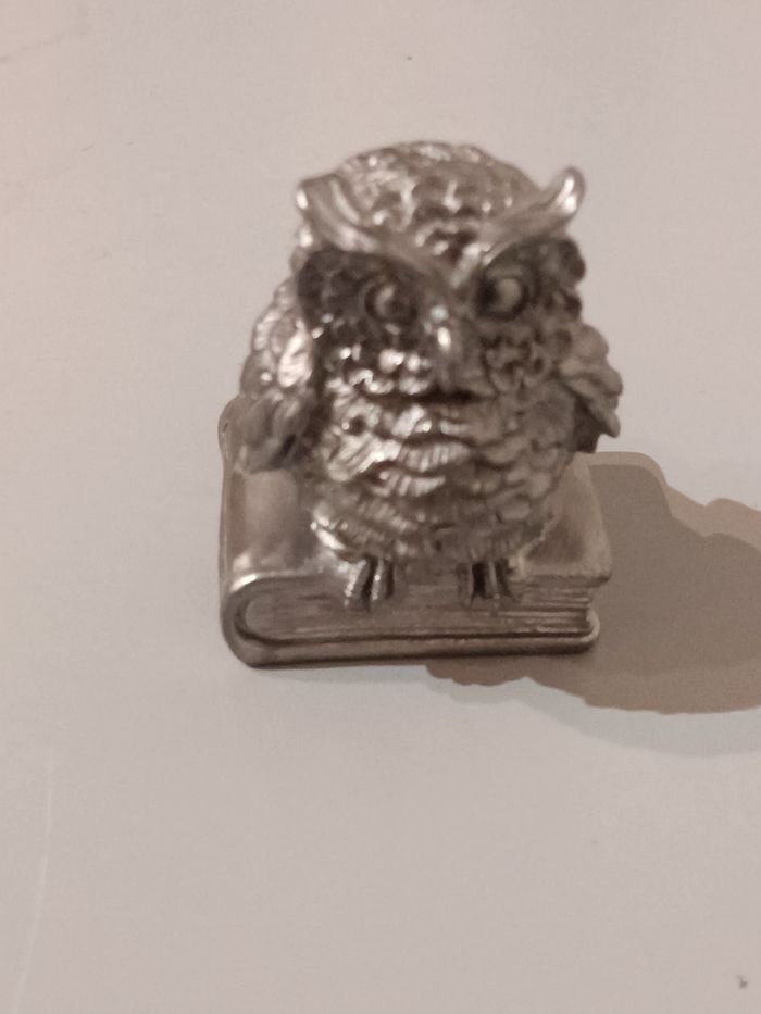 Chouette sur livre métal - photo numéro 2