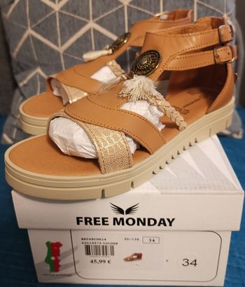Sandales en cuir Free Monday P34 neuves