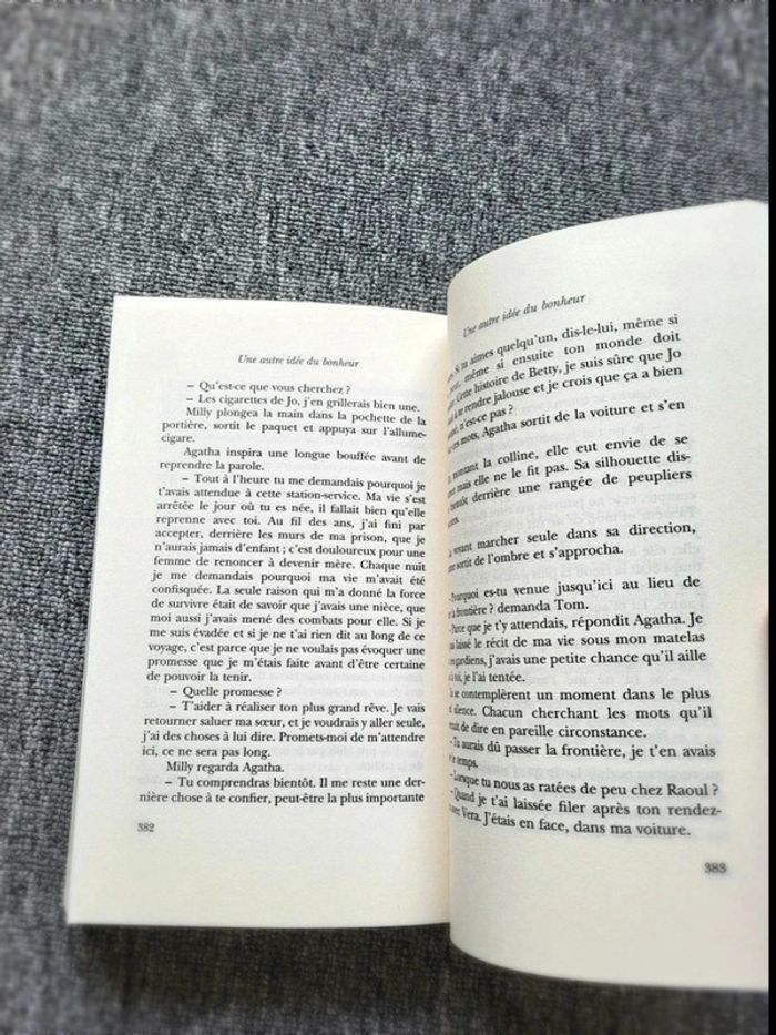 Livre Marc Levy – Une autre idée du bonheur – Roman broché – Édition Robert Laffont - photo numéro 6