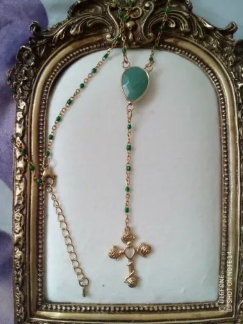 Collier aventurine et croix avec sélénite