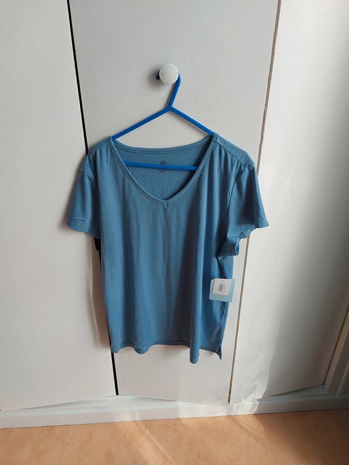 Tee-shirt femme neuf taille xl ou 44