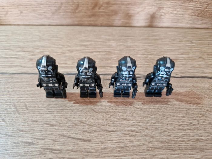 Figurines type lego 4 pilotes Tie fighter stormtroopers star wars - photo numéro 5