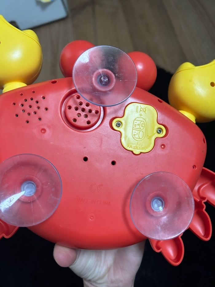 Crabe qui fait des bulles - photo numéro 2