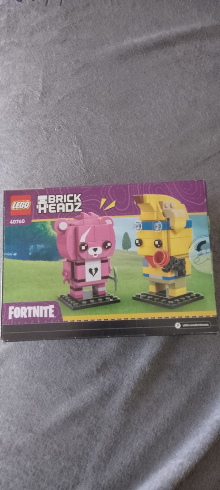 Lego BrickHeadz FORTNITE 40760
Bananaventurier et l’experte des câlins
Neuf pour + 10 ans. 258 pieces  Dans la boîte d origine. Jamais utilisé pour Noël - photo numéro 6