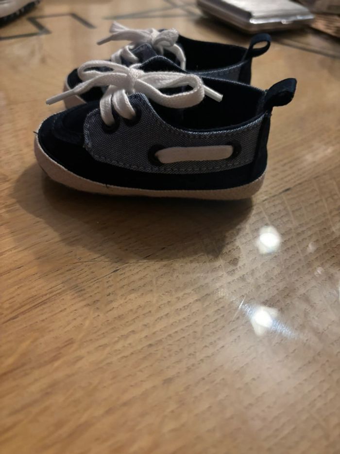 Chaussures garçon bateau bleu taille 3/6 mois