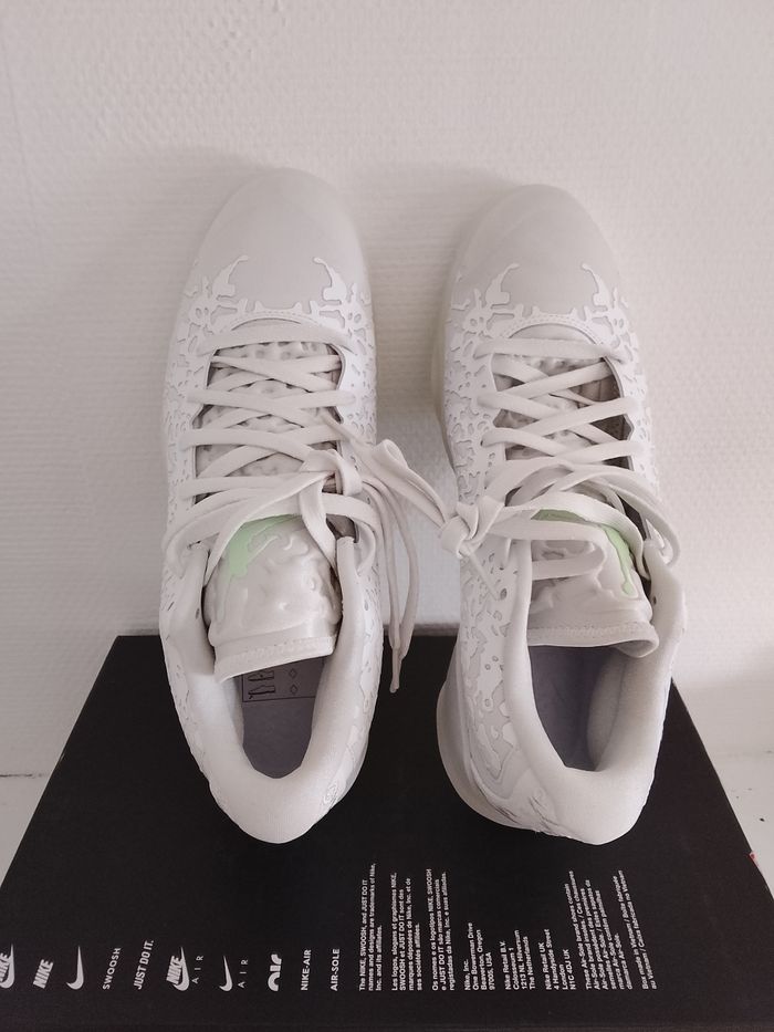 Jordan Zion 3 white vapor green