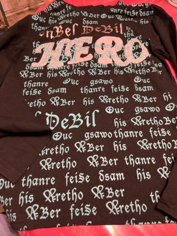 Teeshirt à capuche manches longues homme taille M