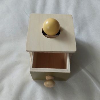 Boîte à Balles avec Tiroir Méthode Montessori en Bois