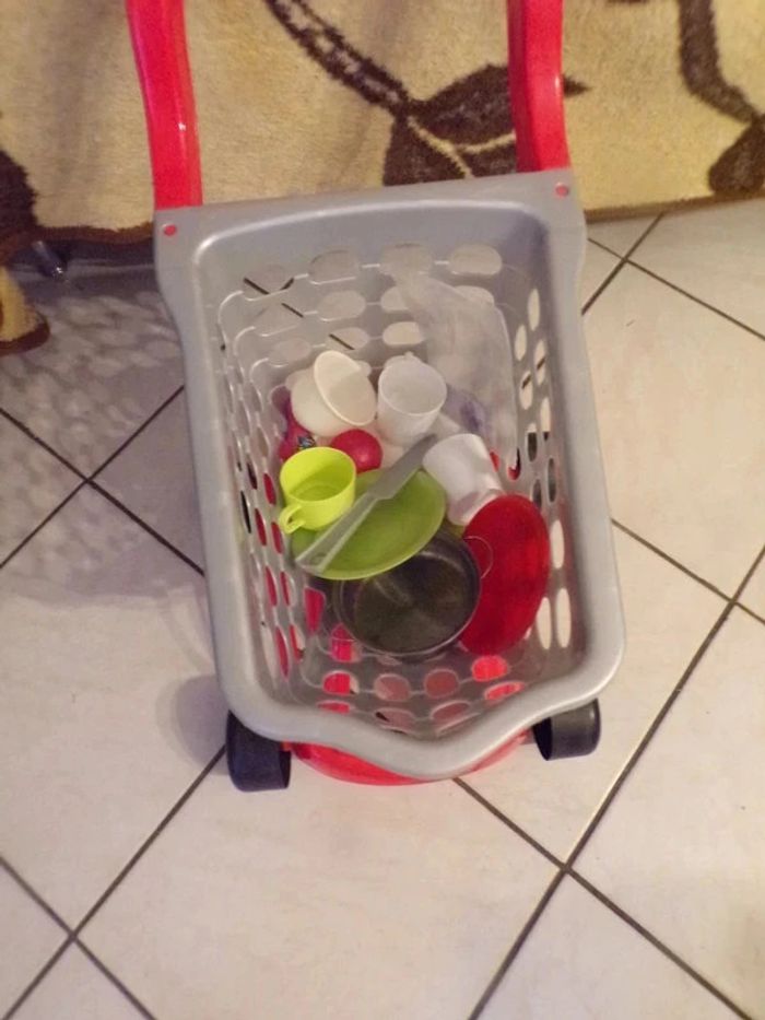 Chariot en plastique + Dinette