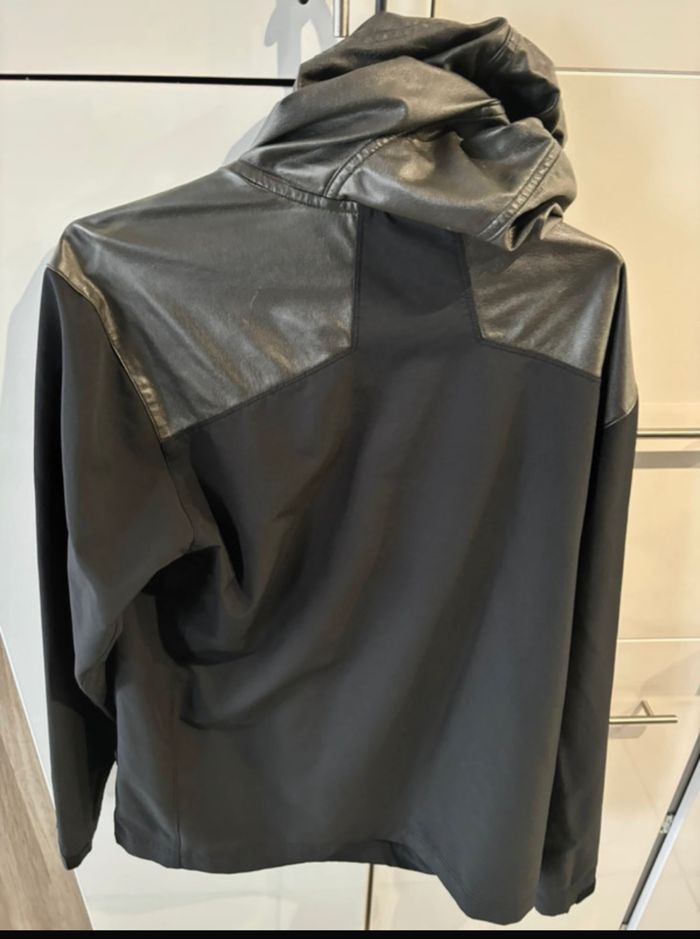 Veste très peu porté comme neuve fine Nike - photo numéro 2