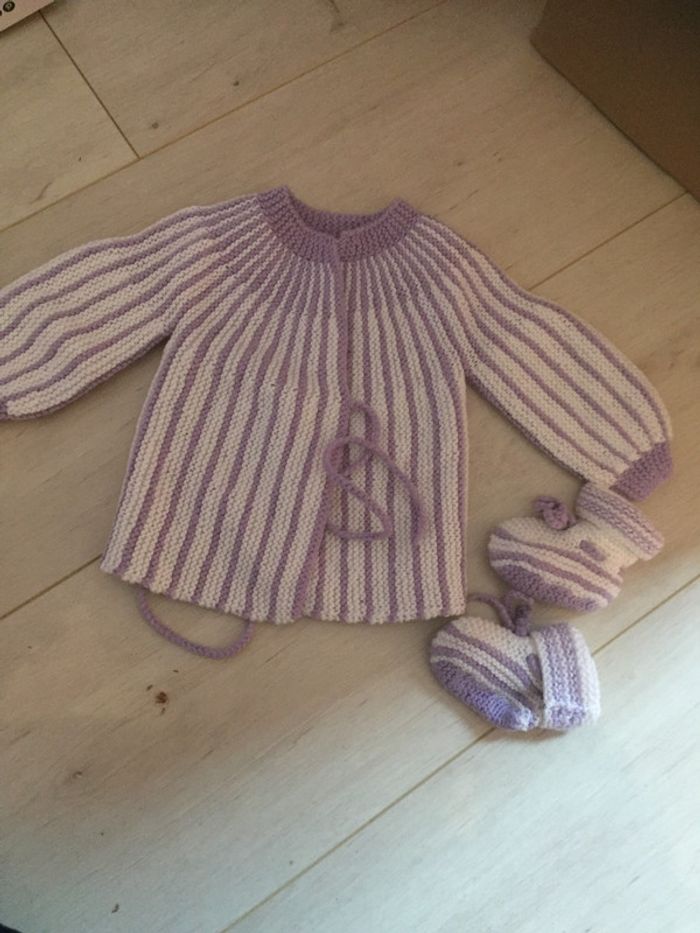 Naissance - lot brassière et chaussons