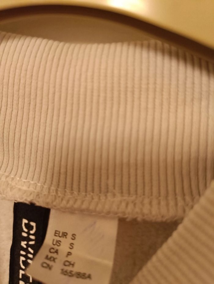 Sweat Crop Top divided (H&M) Taille S (36/38) - photo numéro 3