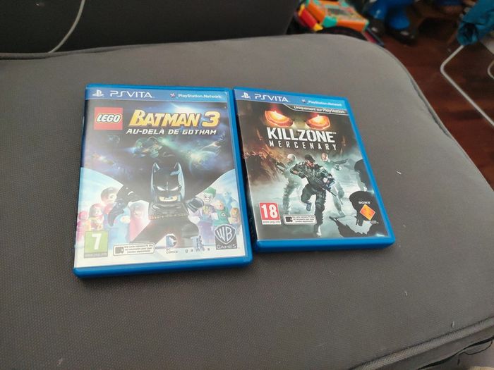 Lot deux boîtes vides ps vita