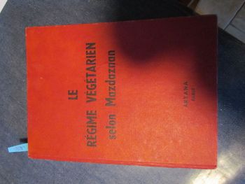 (1186) Livre santé "Le régime végétarien selon Mazdaznan" par le docteur Hanish de 1978