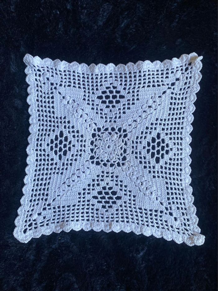 Vintage napperon crochet carré blanc