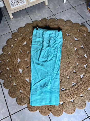 Pantacourt couleur bleu turquoise en taille 52 marque Q’Neel