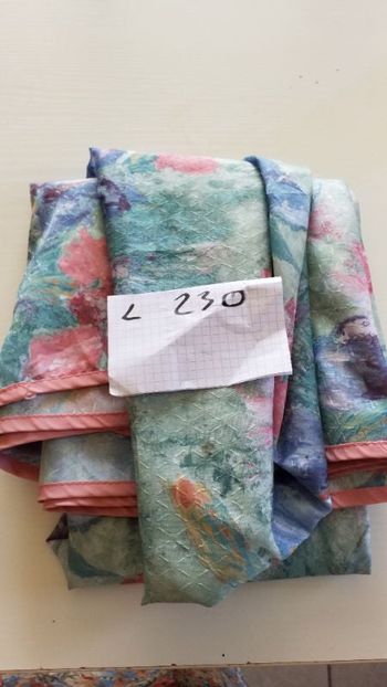 nappe fleurie bon état