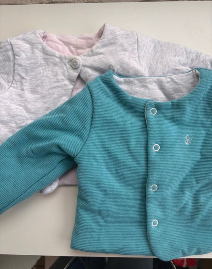 Gros lot de 52 pièces - à l’UNITÉ - naissance - 3 mois - mixte - vêtements bébé - gigoteuse - langes - photo numéro 2