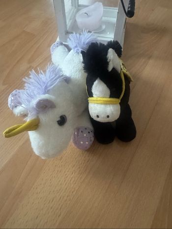 Lot peluche licorne et cheval