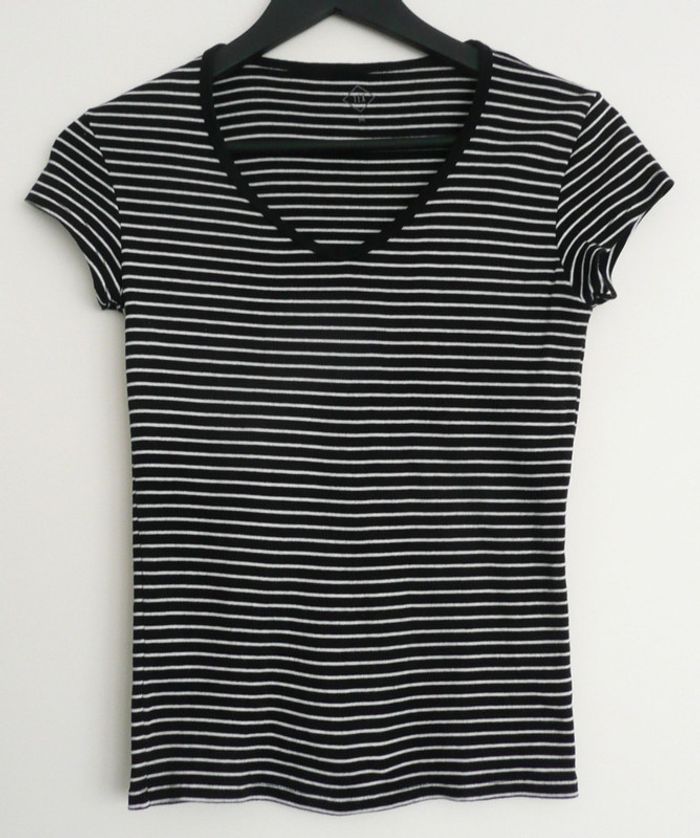 T shirt raye noir et blanc. Tex. Taille 38