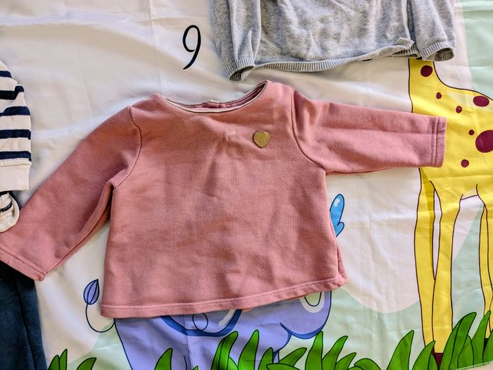 Lot hauts bébé fille 6 mois - photo numéro 2