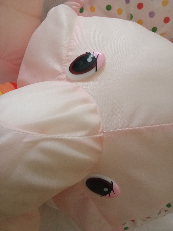 Peluche éléphant rose et parme toile tissu  noeud multicolore arc en ciel  vintage ancien tôle  nylon fine tissu chiffon assis  recousu  d'occasion - photo numéro 5