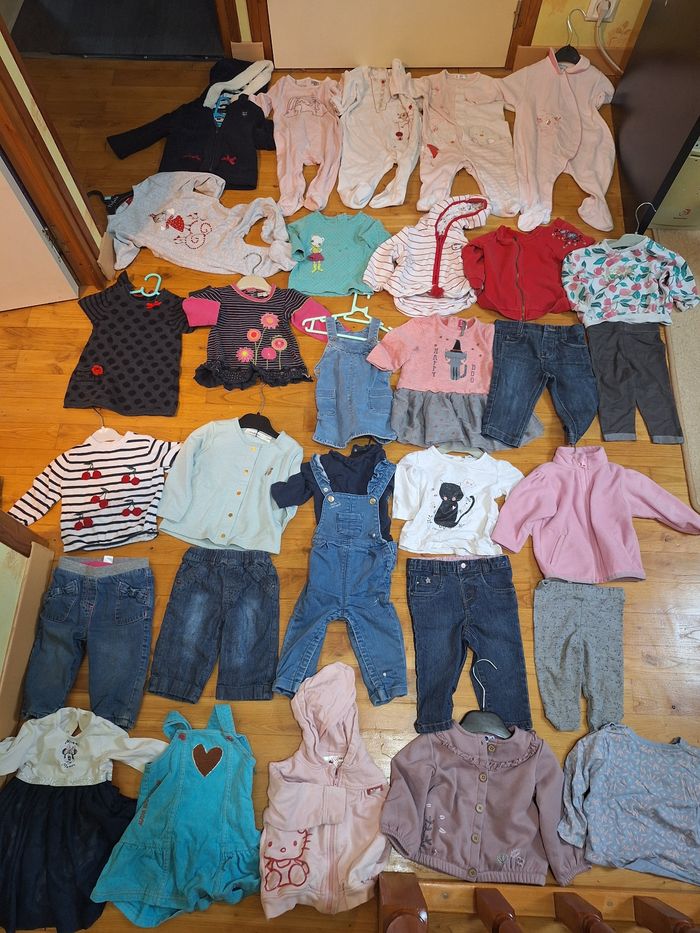 Lot vêtements hiver bébé fille 9 mois