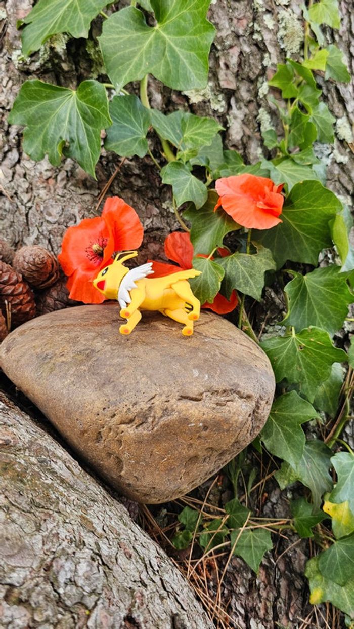 Super figurine Pokemon Nintendo voltali - photo numéro 3