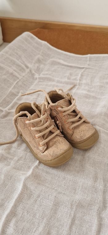 CHAUSUSURE DE MARCHE