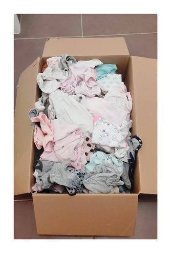 Carton vêtements fille taille naissance / 1 mois