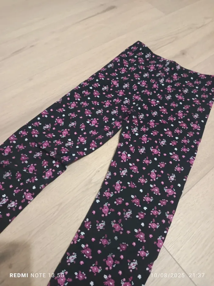 Magnifique legging fleuri taille 6ans - photo numéro 2