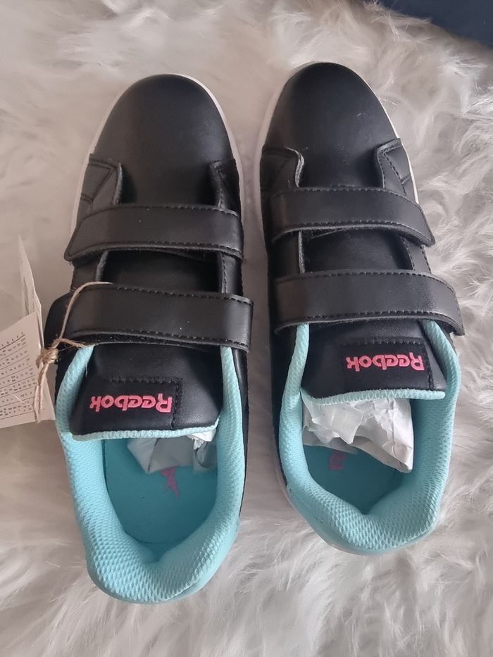 NEUVES (non portées) 🏷😍🥰🤩👍👌Superbes baskets Reebok pointure 33 fille (ferme)💜💜💜💜💜 - photo numéro 5