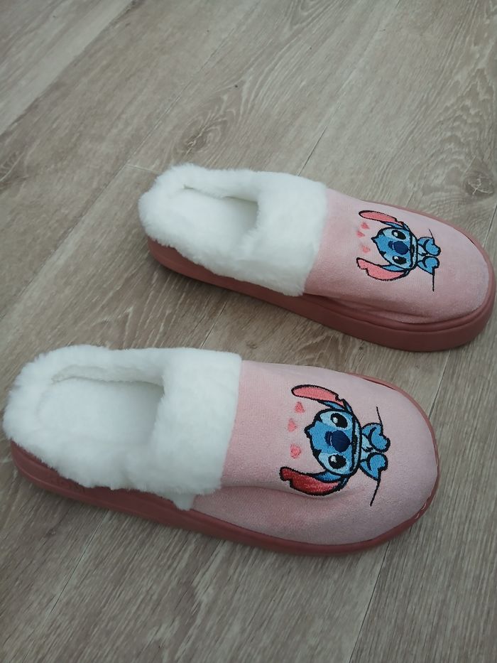 Chaussons neufs stitch femme taille 40 - photo numéro 5