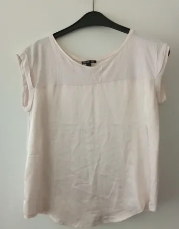 T-shirt femme ⭐ très bon état ⭐ Taille M⭐ mango