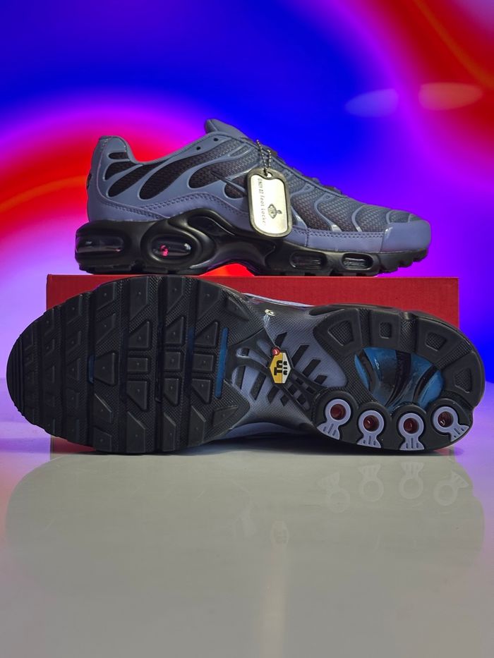 Nike Tn Air Max Plus neuves taille 43  avec boîte – envoi express - photo numéro 2