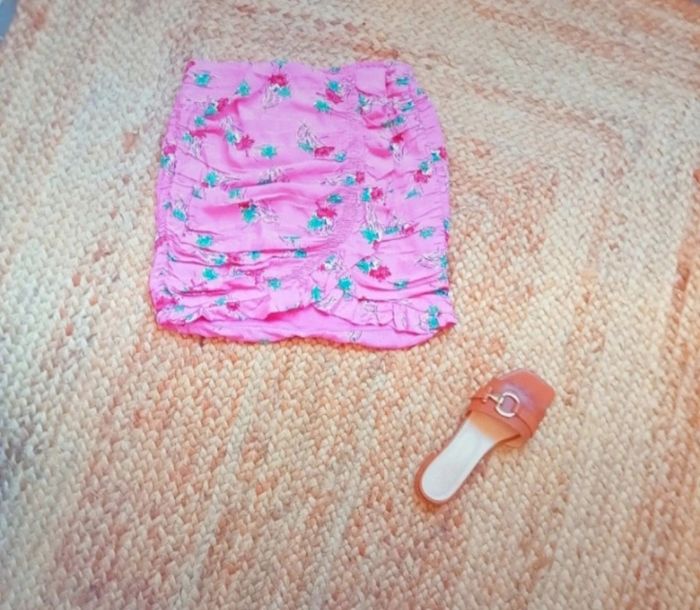 Jupe rose drapee - photo numéro 3